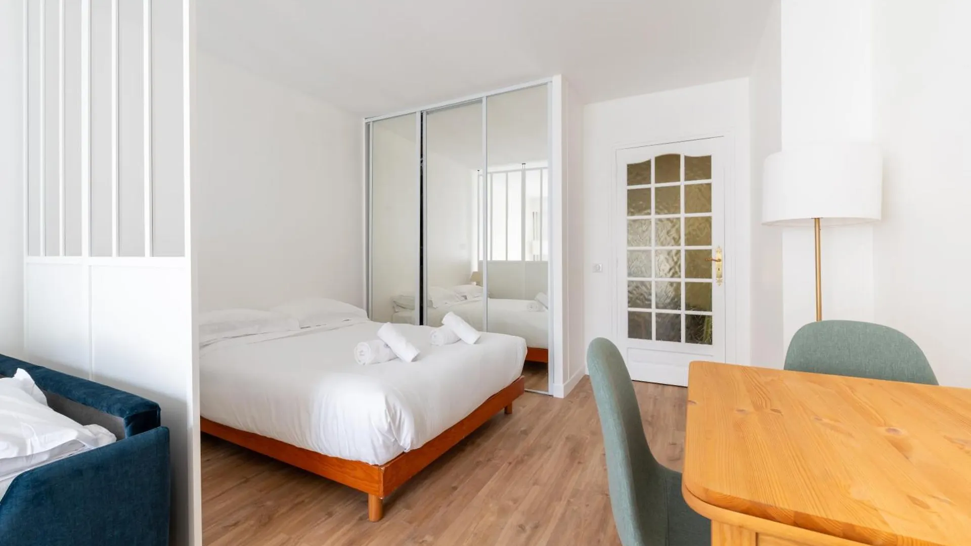 Stylish 1Bd Flat With Patio Rue Des Petites Ecuries Apartment Paris 0*,