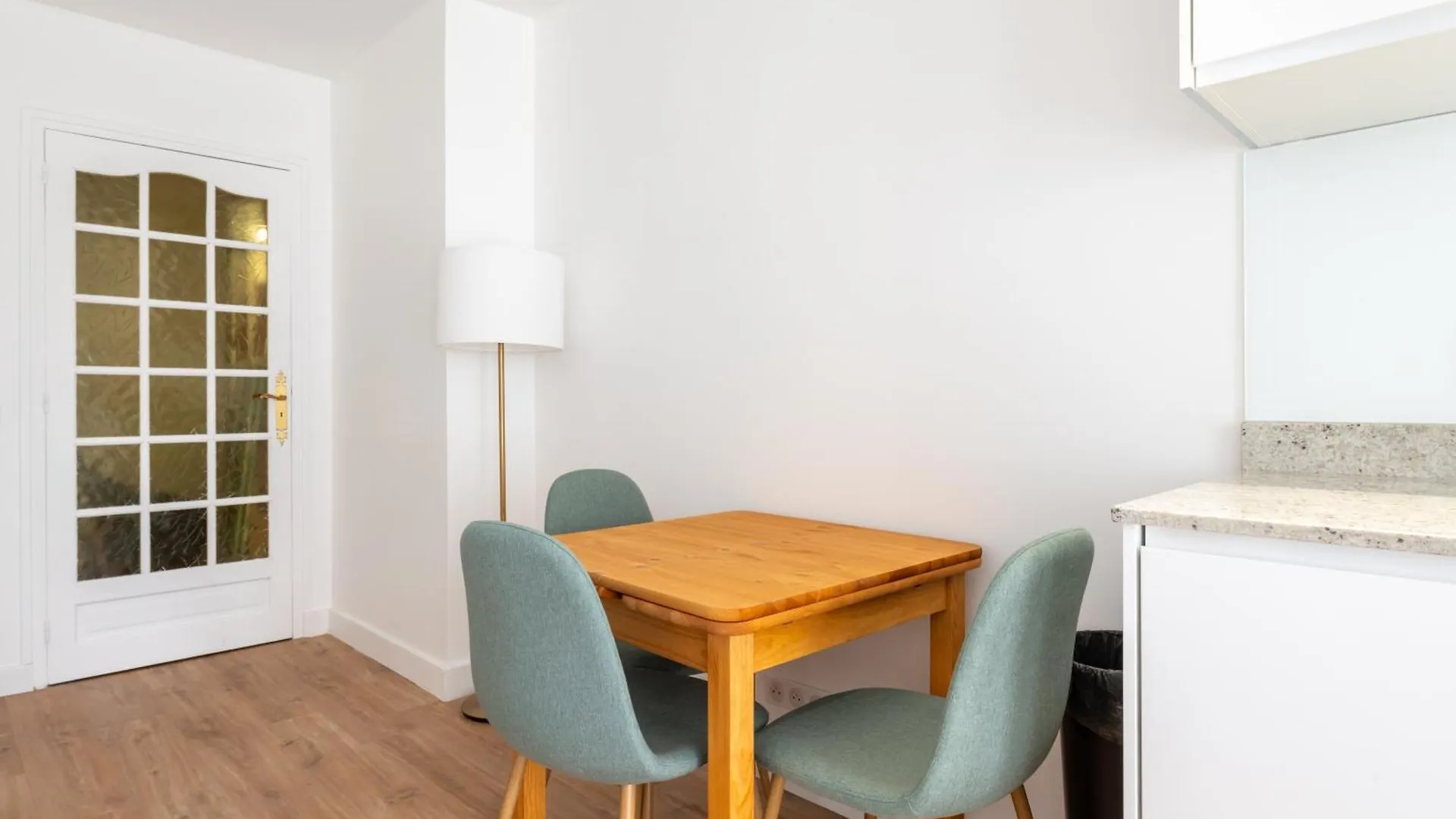 Stylish 1Bd Flat With Patio Rue Des Petites Ecuries Apartment Paris 0*,