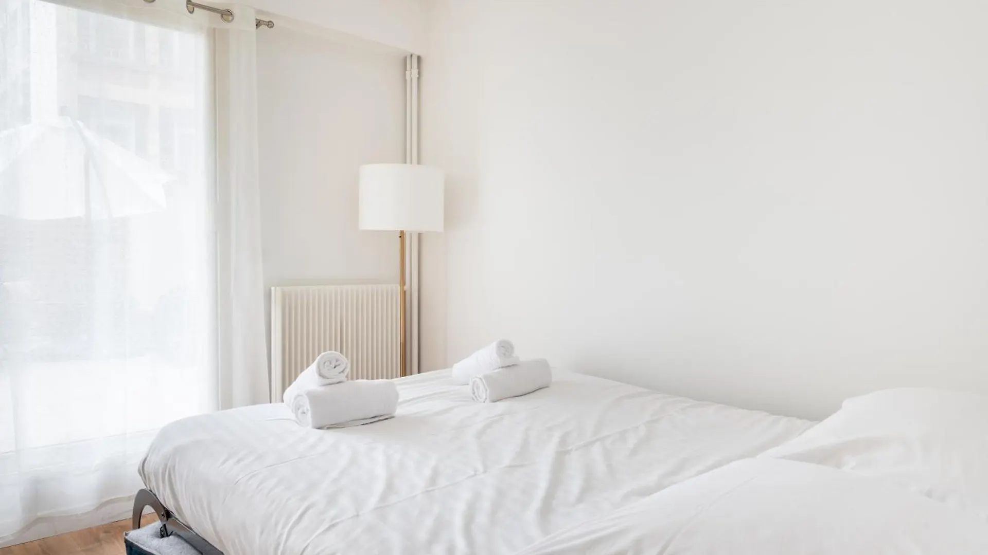 Stylish 1Bd Flat With Patio Rue Des Petites Ecuries Apartment Paris