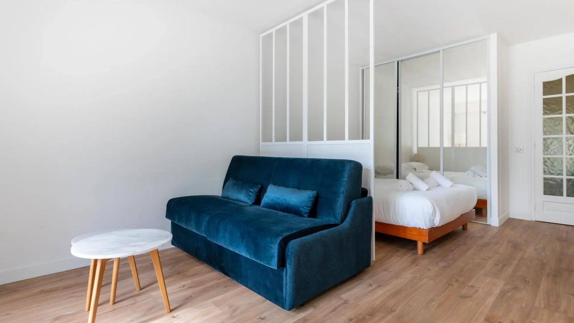 Stylish 1Bd Flat With Patio Rue Des Petites Ecuries Apartment Paris