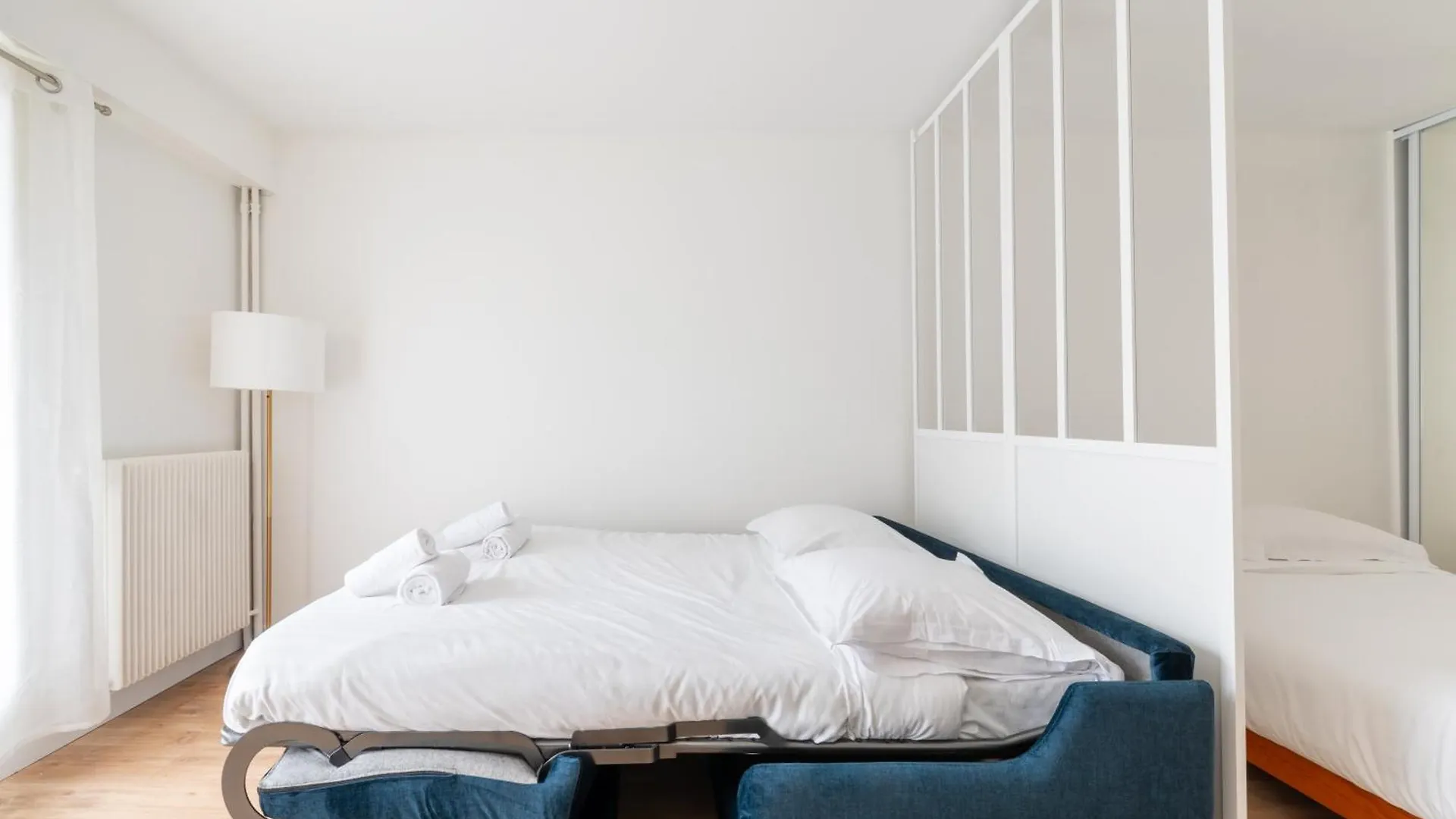 Stylish 1Bd Flat With Patio Rue Des Petites Ecuries Apartment Paris France