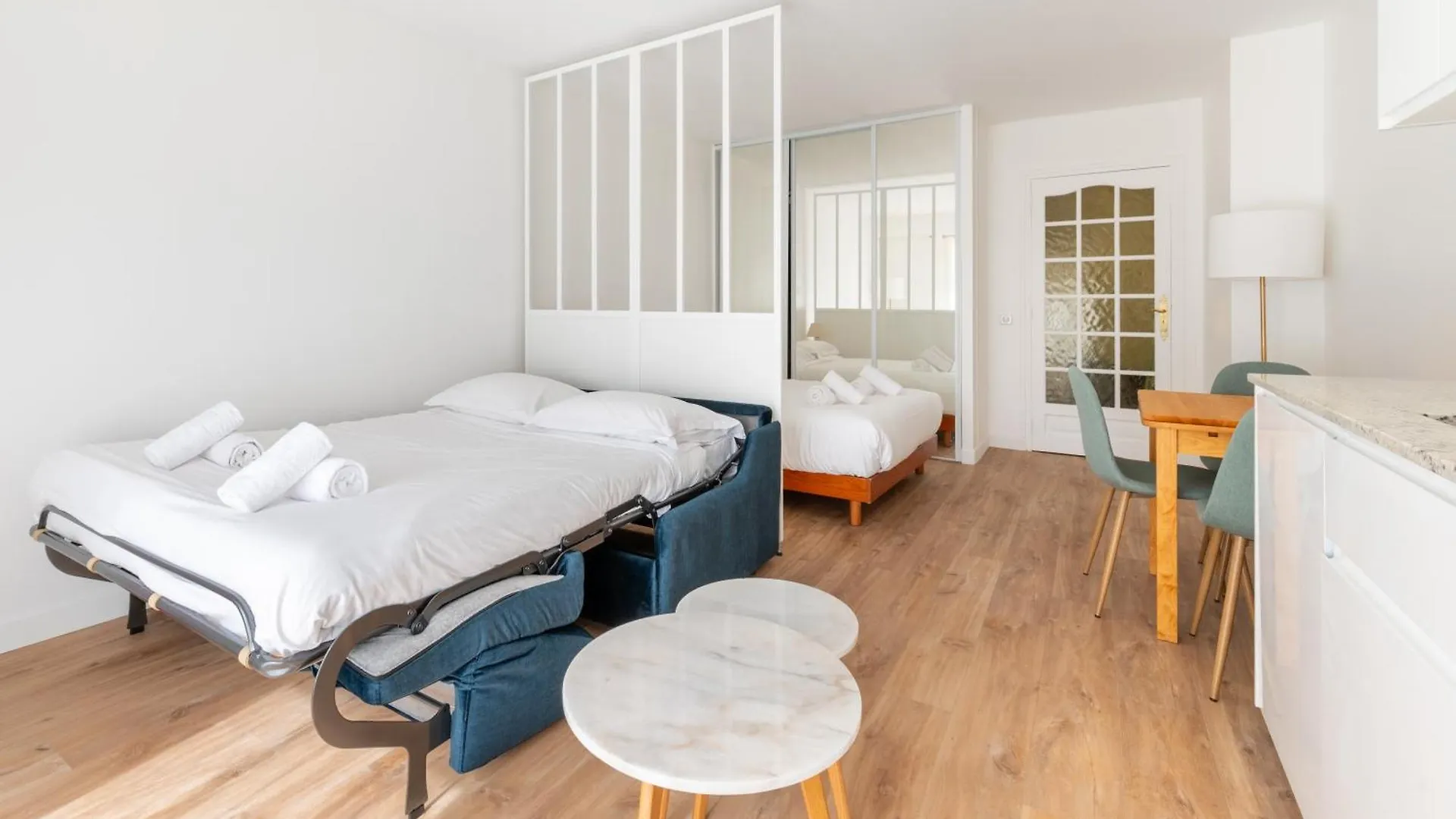 Stylish 1Bd Flat With Patio Rue Des Petites Ecuries Apartment Paris
