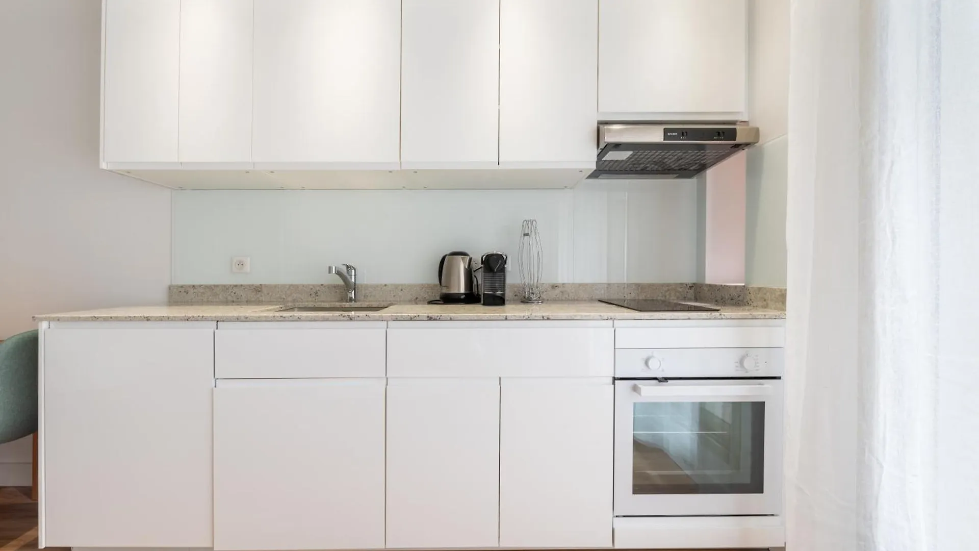 Stylish 1Bd Flat With Patio Rue Des Petites Ecuries Apartment Paris