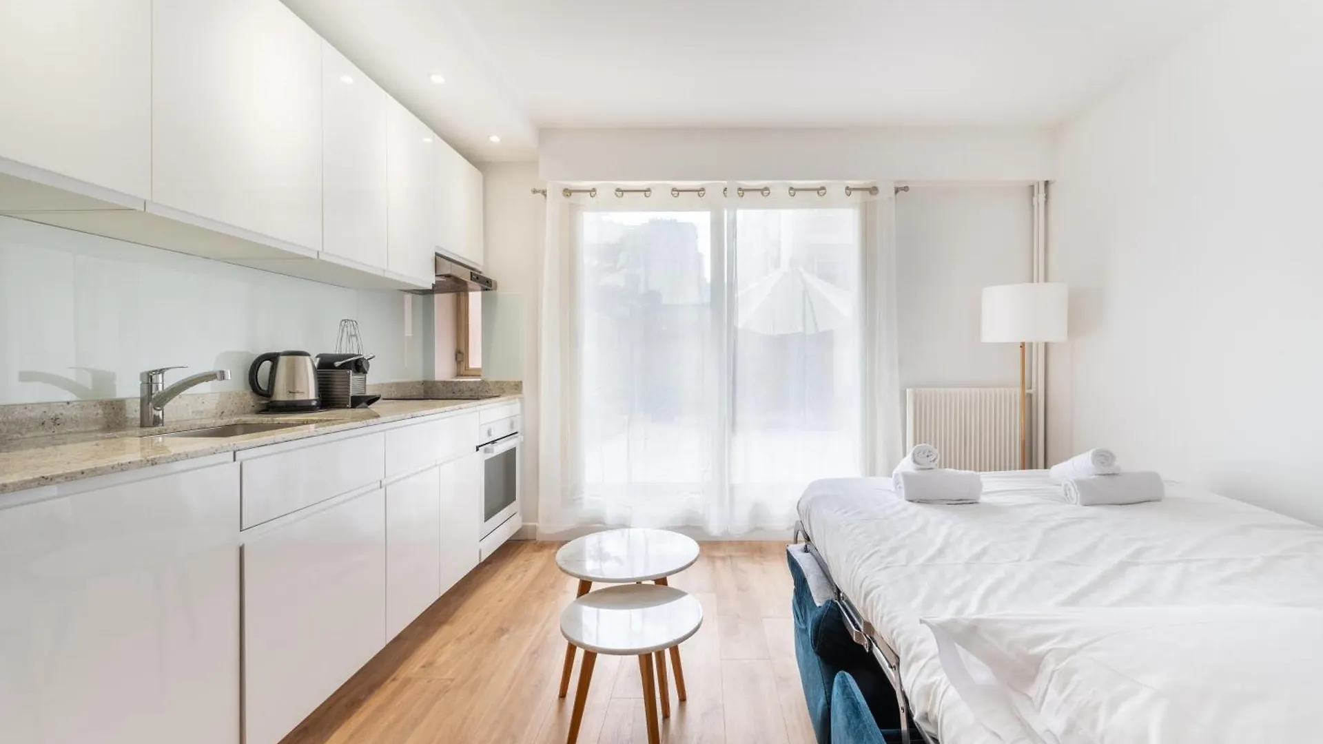 Stylish 1Bd Flat With Patio Rue Des Petites Ecuries Apartment Paris France